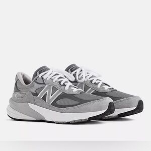 New Balance Women’s Made in USA 990v6 Sneakers Running Walking Shoes Core Grey
